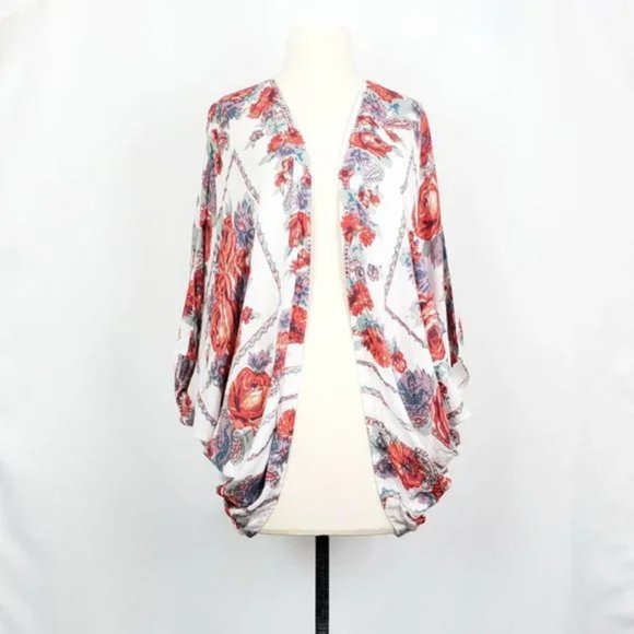 Urban Outfitters Tops - Urban Outfitters Kimchi Blue floral print Kimono